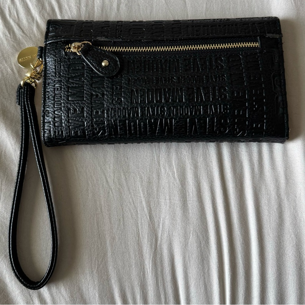 Steve Madden Black Wristlet with Gold Accent - Picture 2 of 3